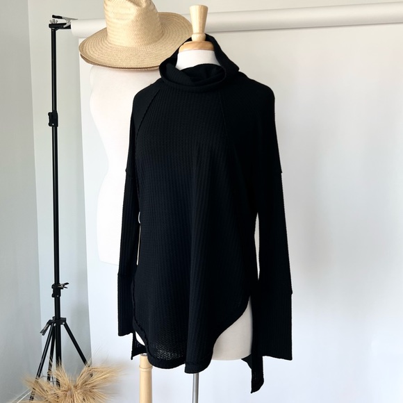 Tops - WAFFLE KNIT LONG SLEEVE BLACK LIGHTWEIGHT TOP